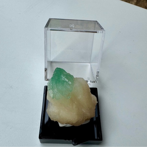 Apophyllite on Stilbite Crystal Specimen in Case | Healing | Reiki | Mineral - Picture 1 of 5